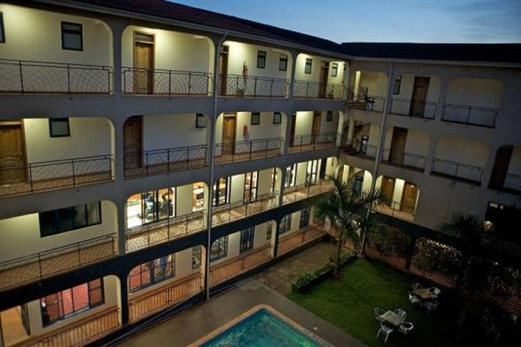 Ivys Hotel Kampala Exterior photo